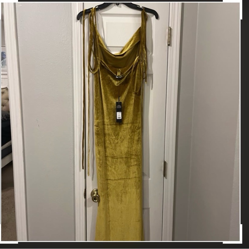 Elegant Gold Velvet Dress